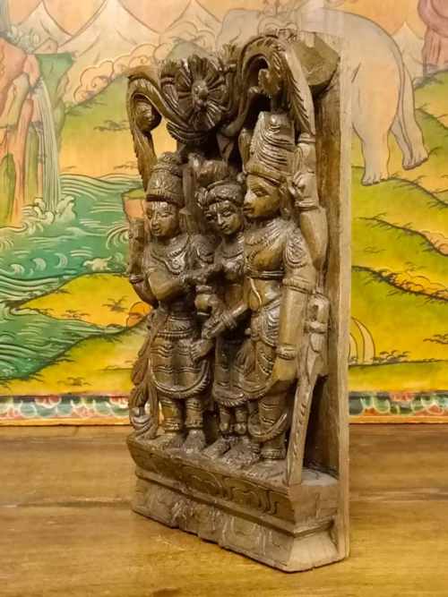 Bassorilievo di Rama, Lakshman e Sita
