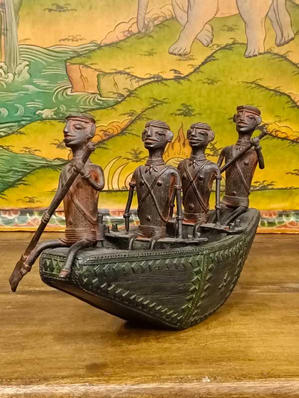 statua barca con guerrieri