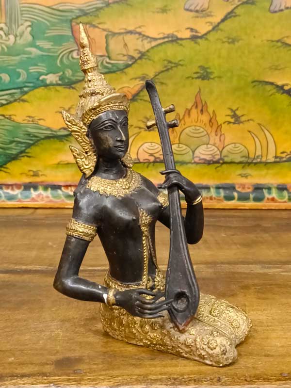 Statua Teppanom musicante del tempio