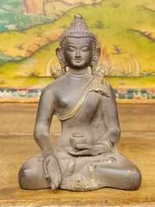 statua buddha ratnasambhava