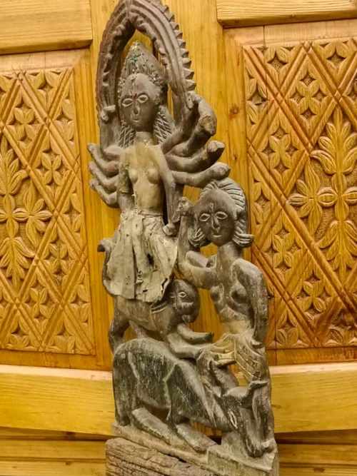 Statua di Durga e Mahishasura Mardini