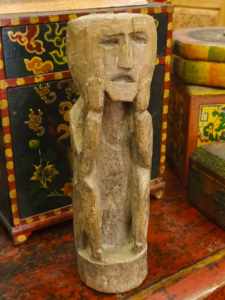 statua sciamanica guardiano